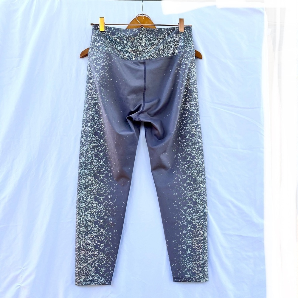 FREE PEOPLE MOVEMENT | NWOT TIDE IS HIGH LEGGINGS IN RAINBOW REFLECTIVE LARGE - Picture 6 of 8